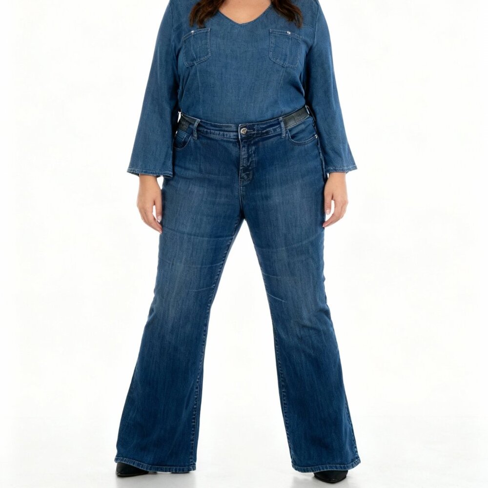 Isaac Mizrahi Women's Indigo Blue Grace Bootcut Designer Jeans Plus Size 20 W